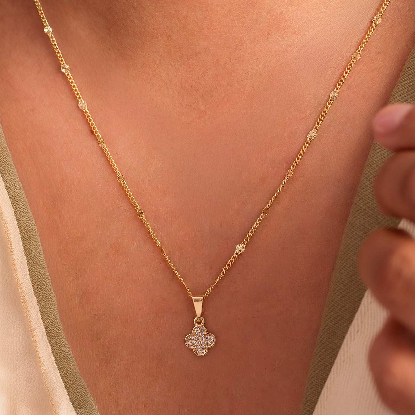 collar-marta-mini-compressed